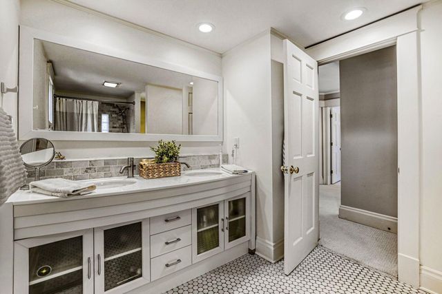 3115 E Bde Maka Ska Parkway, Minneapolis, MN 55408