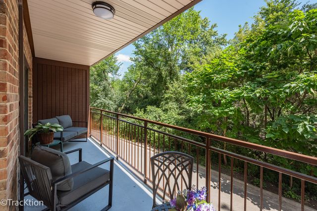 1702 Mill Street 207, Des Plaines, IL 60016