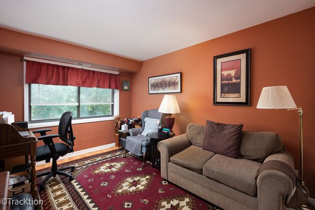 1702 Mill Street 207, Des Plaines, IL 60016