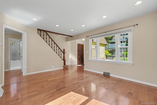 33 Grandview Drive, Mahopac, NY 10541