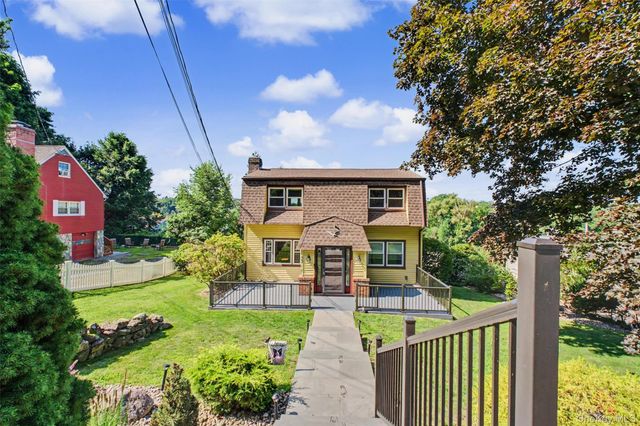 33 Grandview Drive, Mahopac, NY 10541