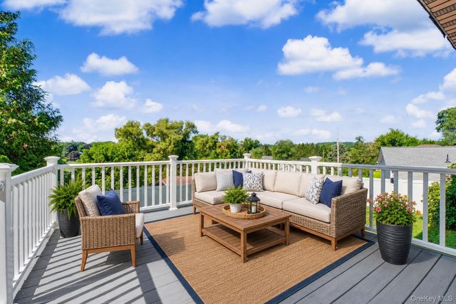 33 Grandview Drive, Mahopac, NY 10541