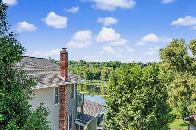 33 Grandview Drive, Mahopac, NY 10541