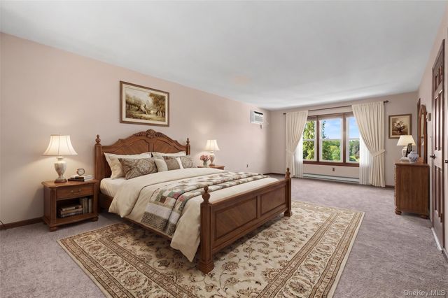 33 Grandview Drive, Mahopac, NY 10541