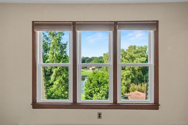 33 Grandview Drive, Mahopac, NY 10541