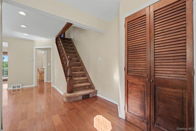 33 Grandview Drive, Mahopac, NY 10541