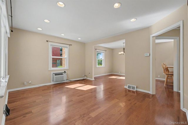 33 Grandview Drive, Mahopac, NY 10541