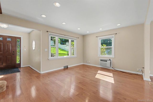 33 Grandview Drive, Mahopac, NY 10541