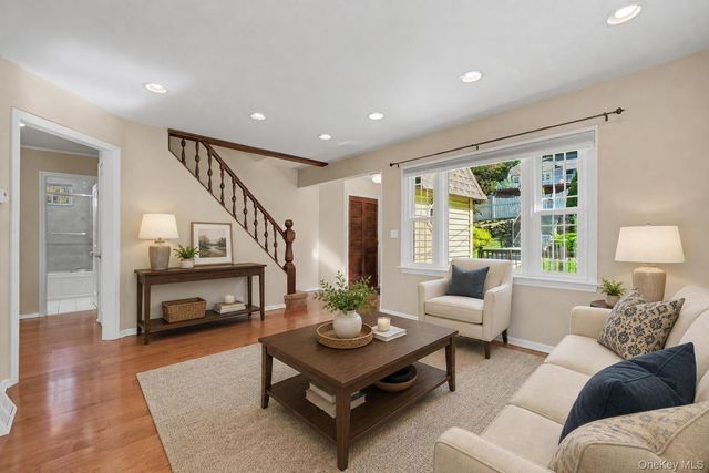 33 Grandview Drive, Mahopac, NY 10541