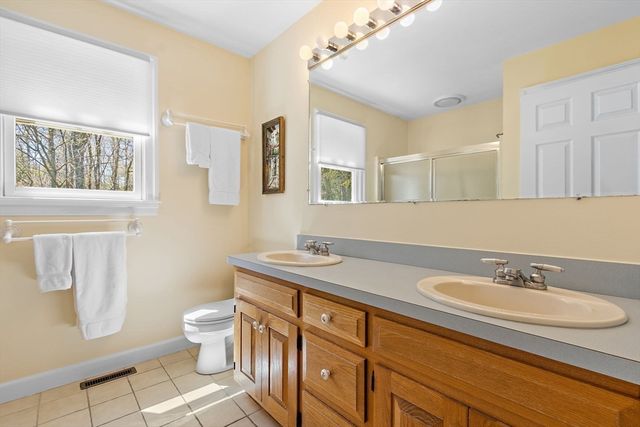 5 Jacob Amsden Rd, Westborough, MA 01581