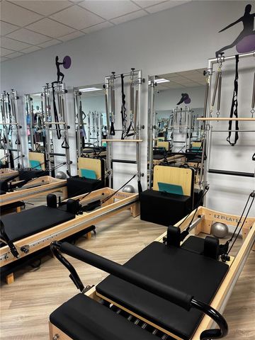 6802 Stirling Rd, Davie, FL 33024