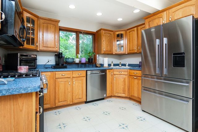 29 Lawrence Rd, Milton, MA 02186