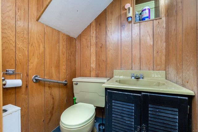 29 Lawrence Rd, Milton, MA 02186