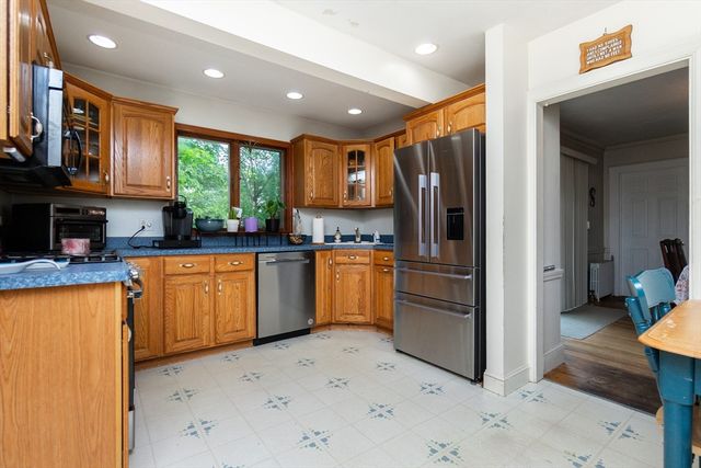 29 Lawrence Rd, Milton, MA 02186