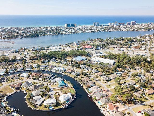 443 Wahoo Road, Panama City Beach, FL 32408