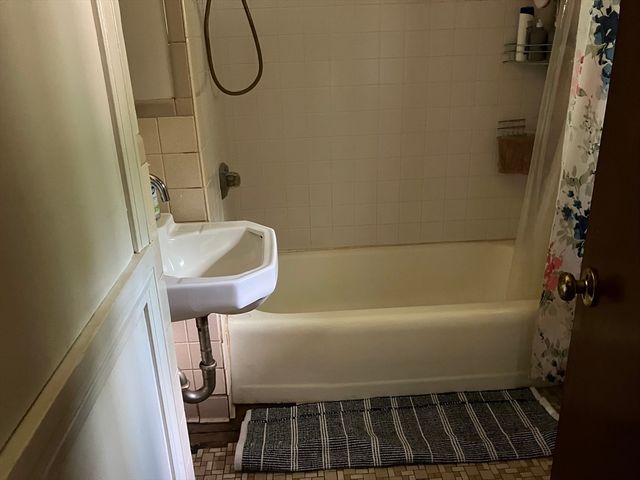 148 Point Grove Rd, Southwick, MA 01077