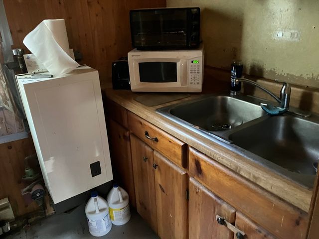 148 Point Grove Rd, Southwick, MA 01077