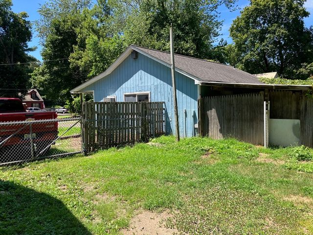 148 Point Grove Rd, Southwick, MA 01077