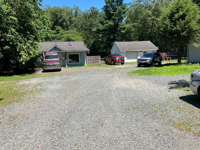148 Point Grove Rd, Southwick, MA 01077