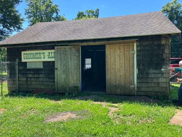 148 Point Grove Rd, Southwick, MA 01077