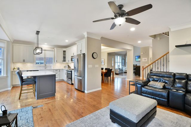 35 Red Tail Drive, Hawthorn Woods, IL 60047