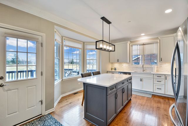 35 Red Tail Drive, Hawthorn Woods, IL 60047