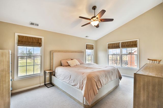 35 Red Tail Drive, Hawthorn Woods, IL 60047