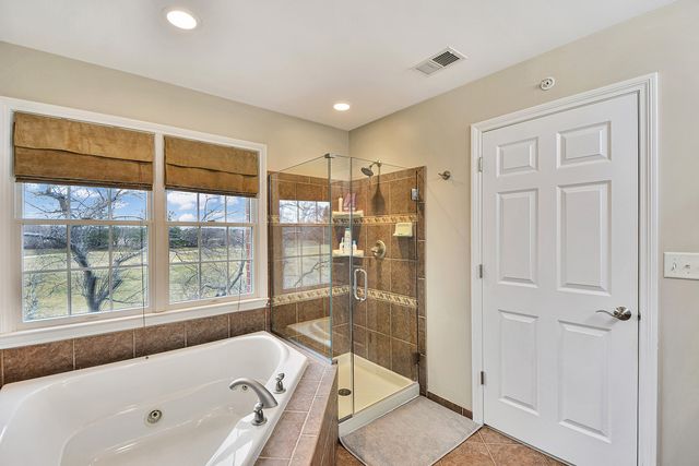 35 Red Tail Drive, Hawthorn Woods, IL 60047