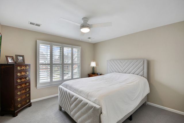 35 Red Tail Drive, Hawthorn Woods, IL 60047