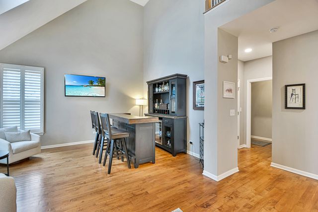 35 Red Tail Drive, Hawthorn Woods, IL 60047