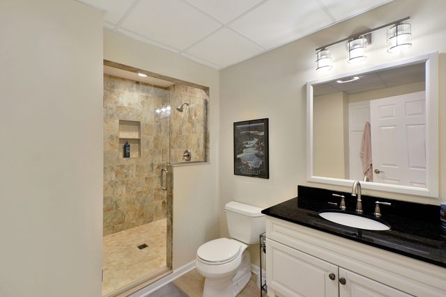 35 Red Tail Drive, Hawthorn Woods, IL 60047