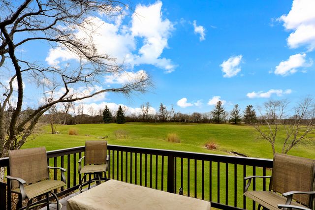 35 Red Tail Drive, Hawthorn Woods, IL 60047