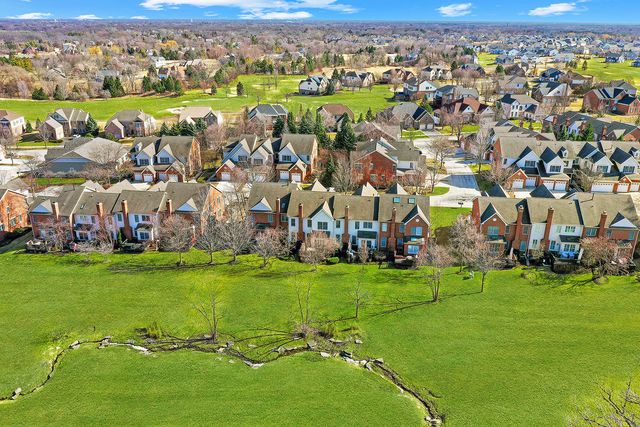 35 Red Tail Drive, Hawthorn Woods, IL 60047