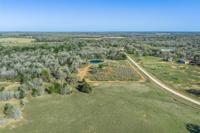 2313 E Us Highway 79, Rockdale, TX 76567