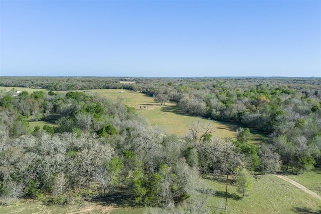2313 E Us Highway 79, Rockdale, TX 76567