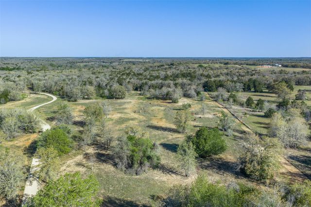 2313 E Us Highway 79, Rockdale, TX 76567