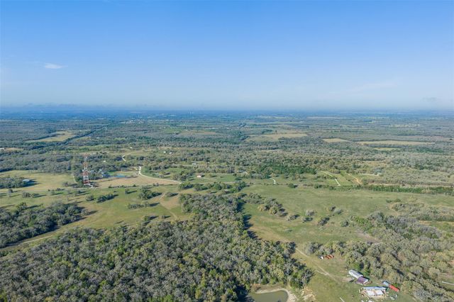 2313 E Us Highway 79, Rockdale, TX 76567