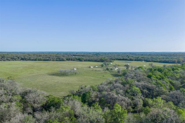 2313 E Us Highway 79, Rockdale, TX 76567