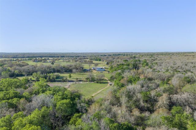 2313 E Us Highway 79, Rockdale, TX 76567