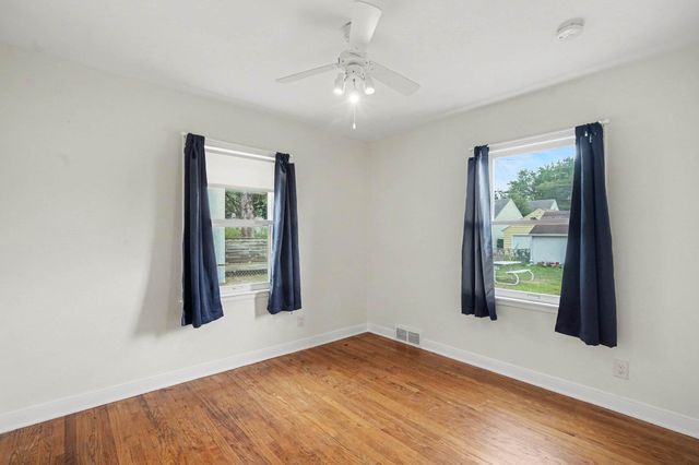 1708 Nevada Avenue E, Saint Paul, MN 55106
