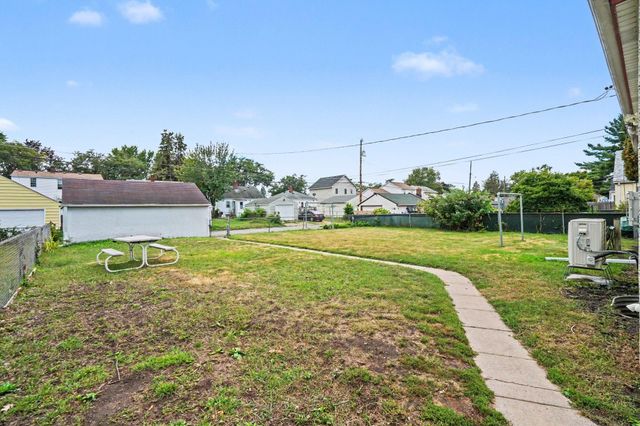 1708 Nevada Avenue E, Saint Paul, MN 55106