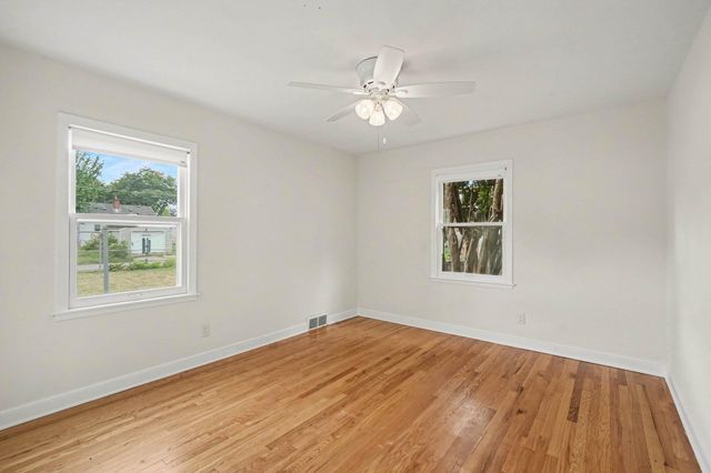 1708 Nevada Avenue E, Saint Paul, MN 55106