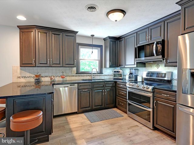 1134 SUN DR, Lebanon, PA 17046