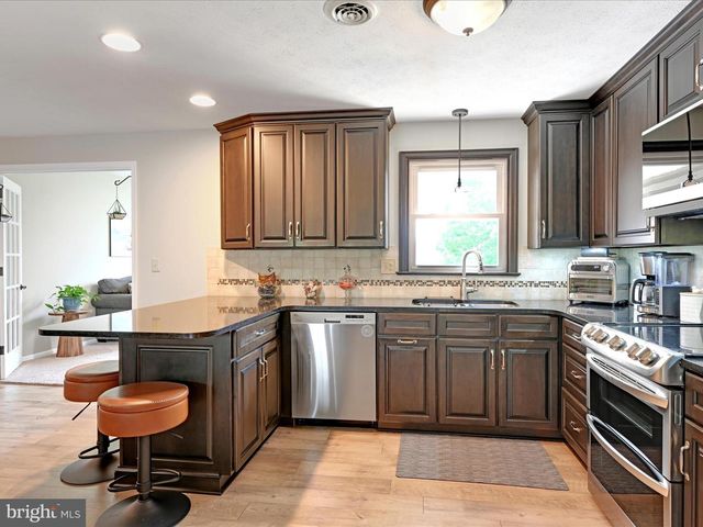 1134 SUN DR, Lebanon, PA 17046
