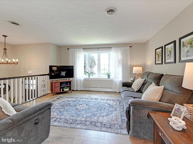 1134 SUN DR, Lebanon, PA 17046