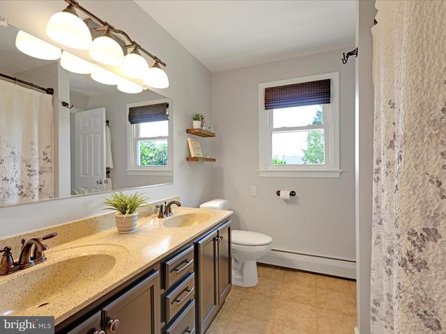 1134 SUN DR, Lebanon, PA 17046