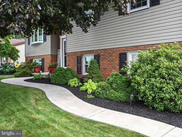 1134 SUN DR, Lebanon, PA 17046
