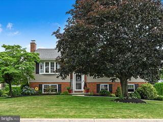 1134 SUN DR, Lebanon, PA 17046