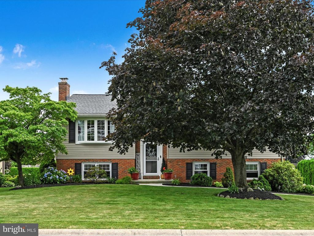 1134 SUN DR, Lebanon, PA 17046
