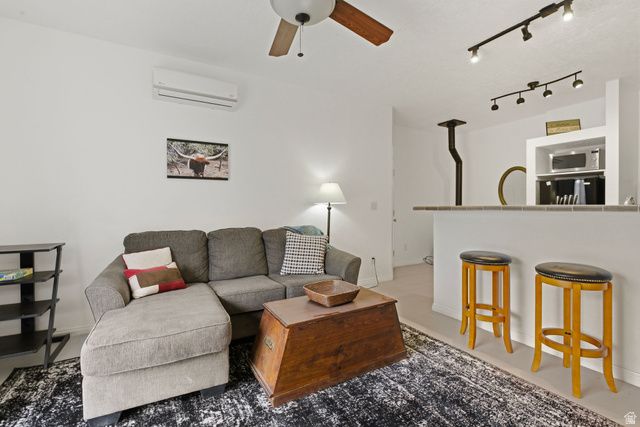 948 W TOPAZ RD, Diamond Valley, UT 84770